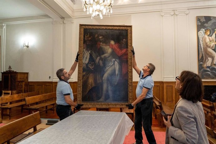 Recepción del cuadro 'Cristo presentado al pueblo' en la capilla del Edificio Histórico de la Universidad de Oviedo tras su restauración en el Museo del Prado.