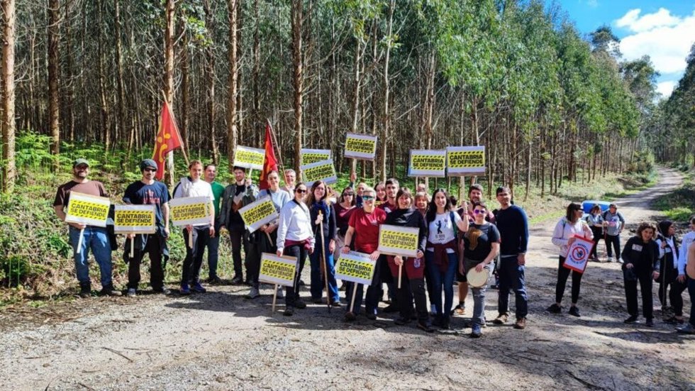 Concentración contra la planta de biogás de Hazas de Cesto