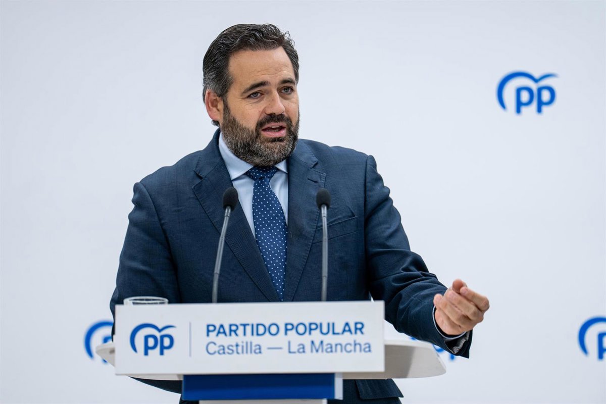 Núñez vaticina que el  ciclón electoral  se  llevará por delante  también al PSOE de Page en Castilla-La Mancha