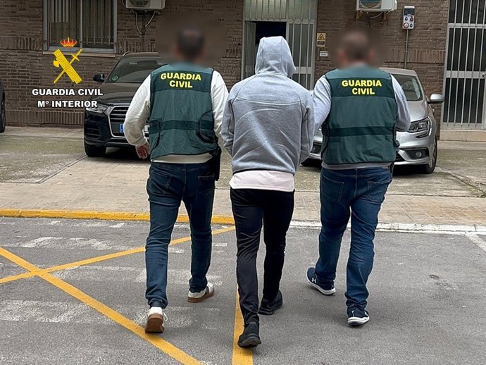 Un dels arrestats pels agents en l'operació