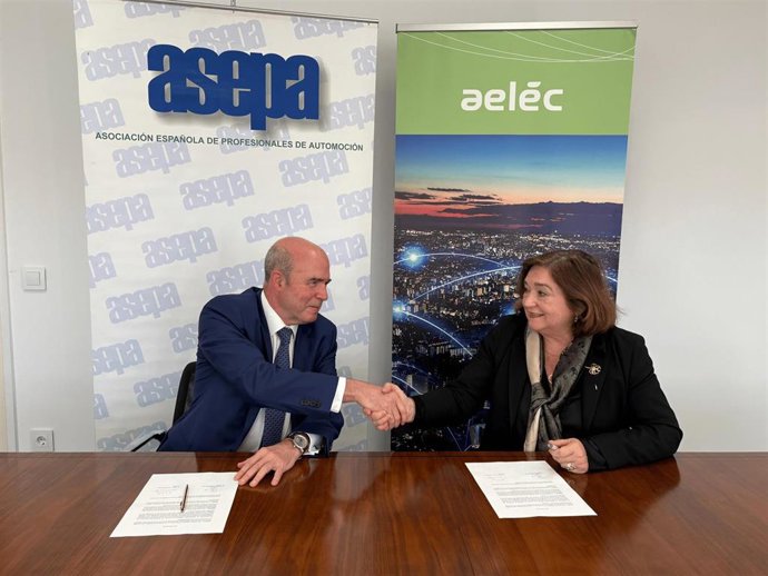 Aelec y ASEPA se alían para promover la movilidad sostenible y la transición energética