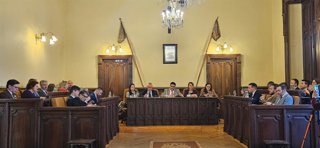 El alcalde de Ávila reconoce la labor del equipo de gobierno y el trabajo de los servicios municipales todo el año.