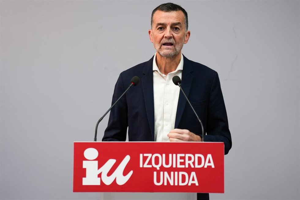 El coordinador federal de IU y candidato a la Presidencia de la Junta por la coalición Por Andalucía, Antonio Maíllo, ofrece una rueda de prensa sobre distintos temas de actualidad política tanto de ámbito nacional como andaluz. (Foto de archivo).
