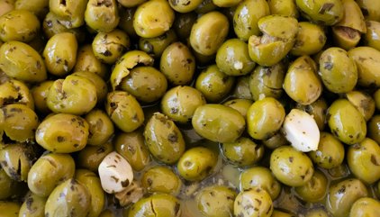 Si tienes huesos de aceituna en casa, tienes un tesoro: por qué y cómo reutilizarlos