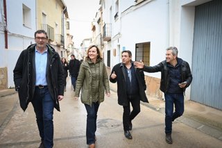 La secretaria general del PSOE Aragón, Pilar Alegría, durante su visita a Samper de Calanda.