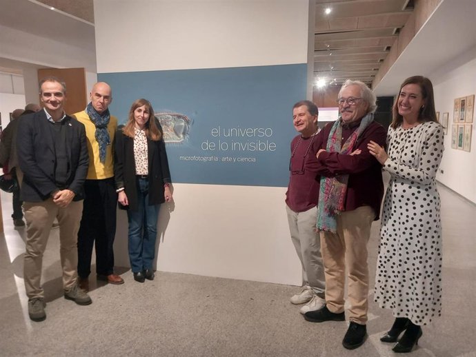 Inauguración de la exposición 'El universo de lo invisible' que se podrá ver en la Casa de las Ciencias hasta el próximo 12 de abril