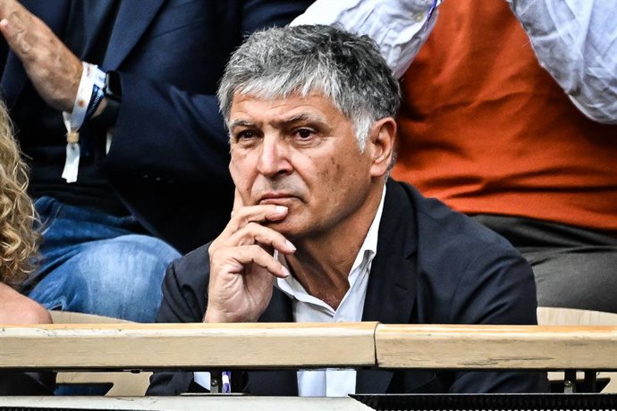 Archivo - Arquivo - 25 de maio de 2025, Paris, França, França: Toni NADAL participa de uma cerimônia para homenagear a carreira do ex-jogador espanhol Rafael NADAL durante o Roland-Garros 2025, Aberto da França 2025, torneio de tênis Grand Slam no Estádio