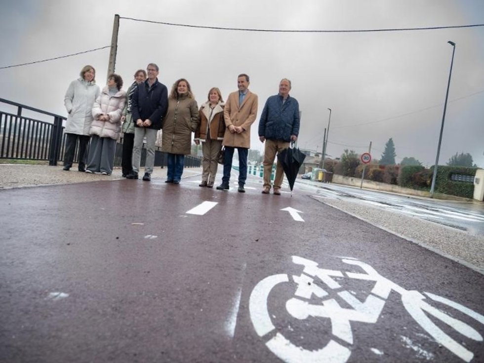 Un nuevo carril ciclopeatonal mejora desde hoy la conectividad entre Lardero y Alberite, reforzando la seguridad vial