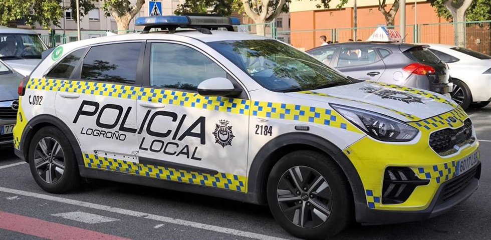 Archivo - Coche policía local de Logroño