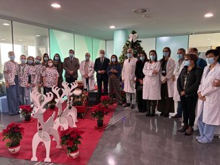 La consejera de Desarrollo Educativo y FP, Carmen Castillo, visita las aulas hospitalarias de Almería.