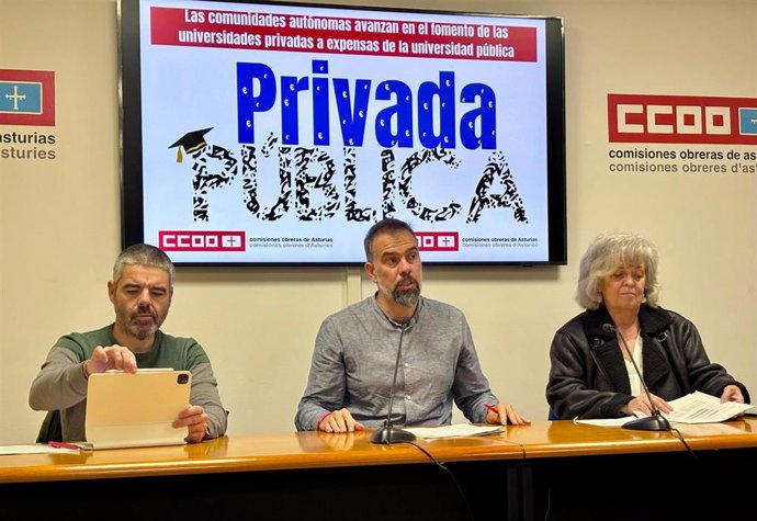 El secretario general de Enseñanza CCOO de Asturias, Borja Llorente, el secretario general de CCOO en Asturias, José Manuel Zapico y la secretaria de CCOO en la Universidad de Oviedo, Ángeles Fal.