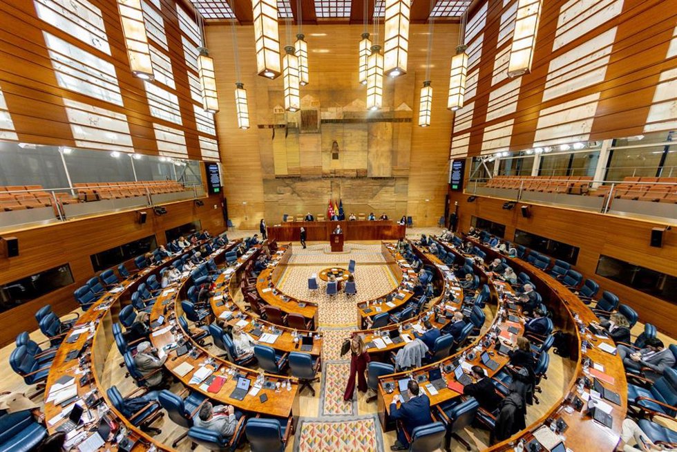 Hemiciclo de la Asamblea durante el debate de los Presupuestos de 2026, en la Asamblea de Madrid.