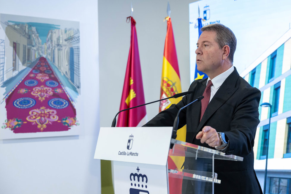 El presidente de Castilla-La Mancha, Emiliano García-Page, inaugura en Elche de la Sierra, la residencia de mayores La Candelaria.