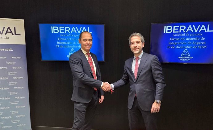 En las imágenes, César Pontvianne (dcha), presidente de Iberaval, y Ramón Polvorosa, vicepresidente de Sogarca.