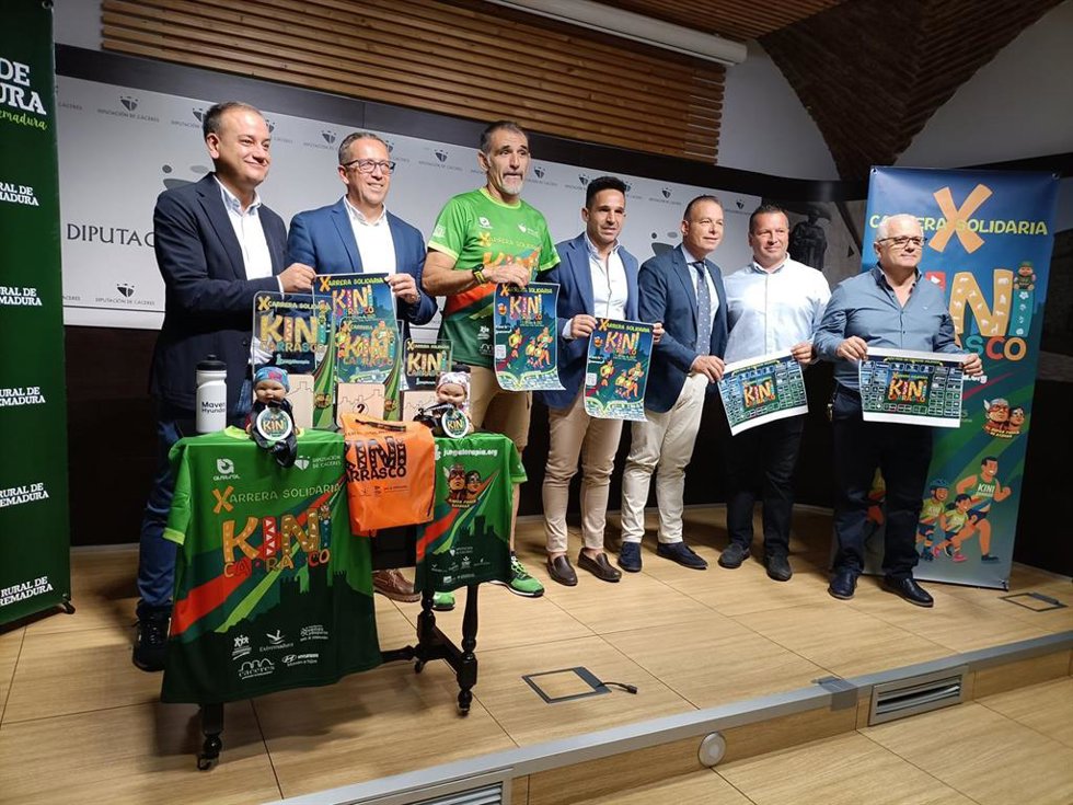 Archivo - Kini Carrasco durante la presentación de la X edición de su Carrera Solidaria en Cáceres