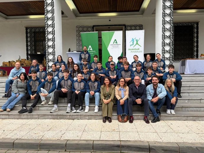 Jóvenes deportistas del programa CEEDA en una jornada en el Museo de Huelva.
