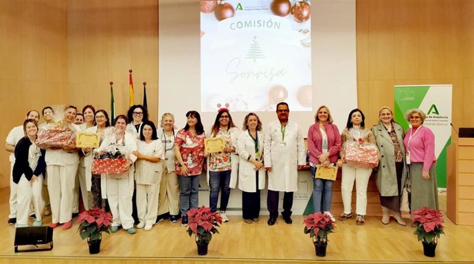 Acto de coronación de los Reyes Magos y de entrega de premios a la ornamentación navideña en el Hospital de Valme.