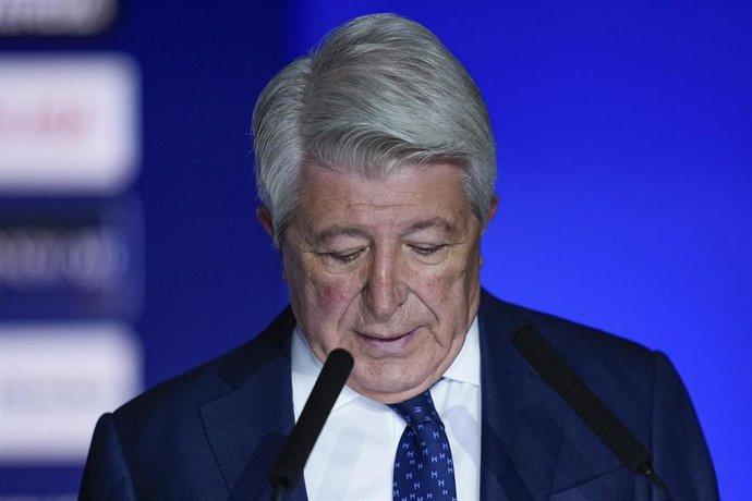 Archivo - El presidente del Atlético de Madrid, Enrique Cerezo, durante un acto.