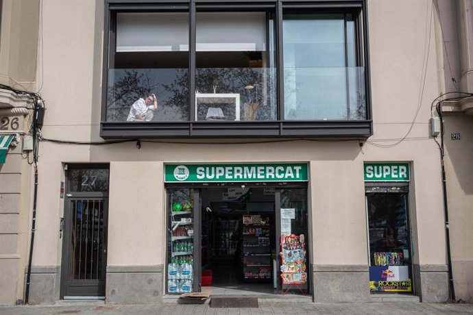 Archivo - Un supermercat obert 