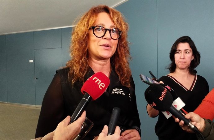 Laia Bonet atenent els mitjans aquest divendres