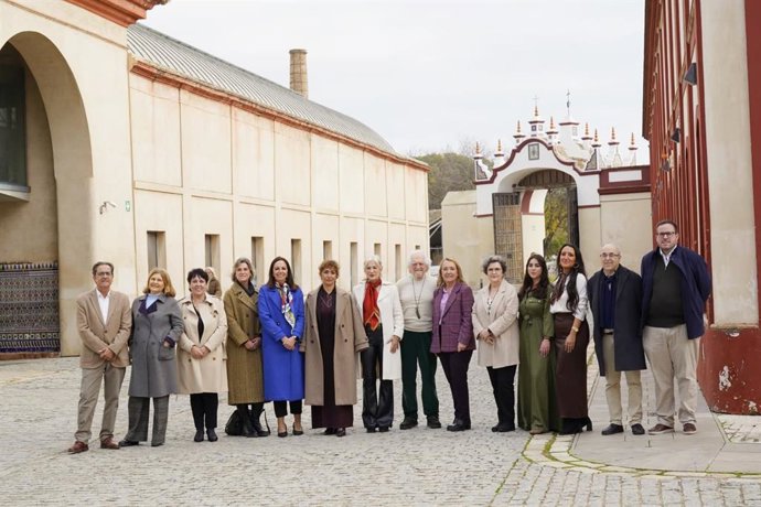 La consejera de Cultura y Deporte, Patricia Del Pozo, y Alejando Rojas-Marcos, presidente de la Fundación Rojas-Marcos, han presidido este viernes la constitución del grupo de trabajo para el estudio del habla andaluza.