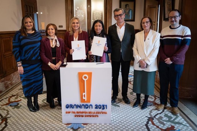 Formalización de la adhesión de la Comisión Drom Gao Caló por el Reconocimiento del Pueblo Gitano a la candidatura de Granada por la Capitalidad Cultural