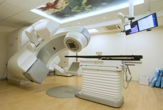 Los avances en radioterapia permiten un tratamiento oncológico con "menos toxicidad" y "mejores resultados clínicos"