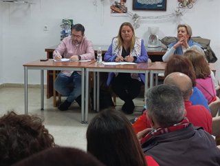 Reunión sobre el centro de participación activa de Lopera.