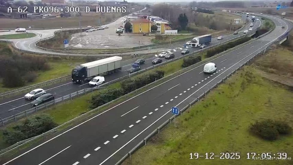 Retenciones en la A-62 en Dueñas (Palencia).