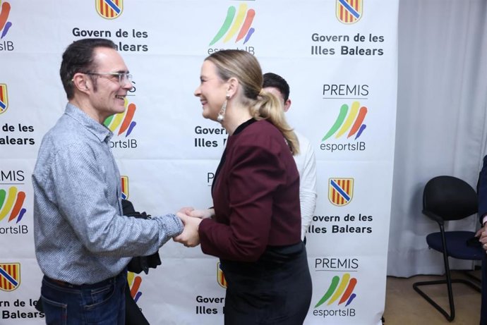 La presidenta del Govern, Marga Prohens, rinde homenaje a los mejores deportistas de las Baleares en la Gala del Deporte 2025