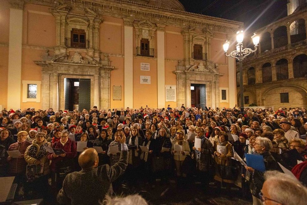 Cantantes se unen en Navidad en el centro de Valncia.