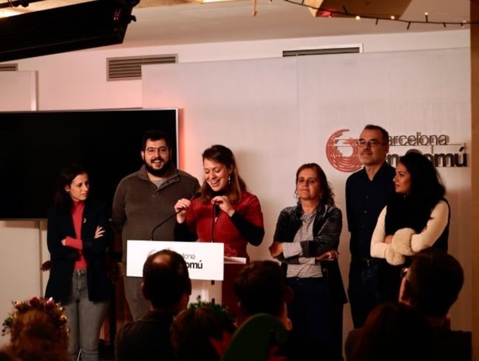 La exlíder de BComú en el Ayuntamiento de Barcelona, Janet Sanz, en su despedida ante el plenario del partido