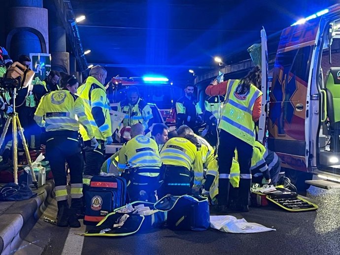 Muere un motorista tras sufrir un accidente en el túnel de María de Molina en la capital madrileña.