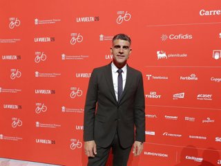El embajador de La Vuelta Óscar Pereiro en la presentación del recorrido de La Vuelta 26 en Mónaco