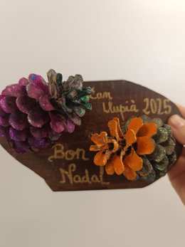 El Centri Educatiu de Justícia Juvenil Ca Llupià celebra una fira de Nadal amb peces elaborades per joves interns i professionals.