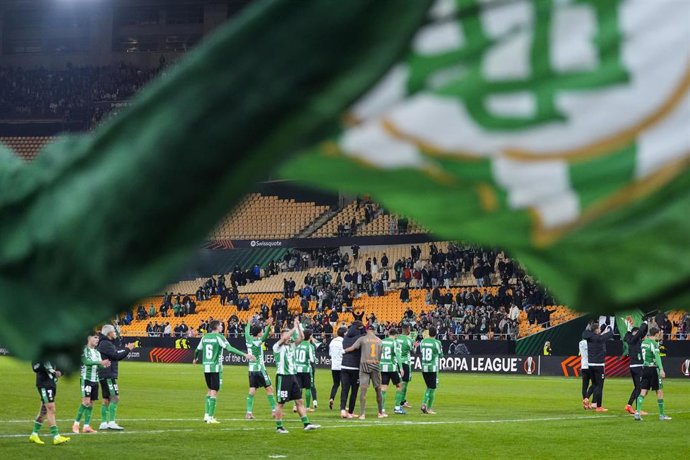 Imagen de archivo del encuentro entre el Real Betis y el FC Utrecht en el Estadio La Cartuja, con motivo de la UEFA Europa League. 