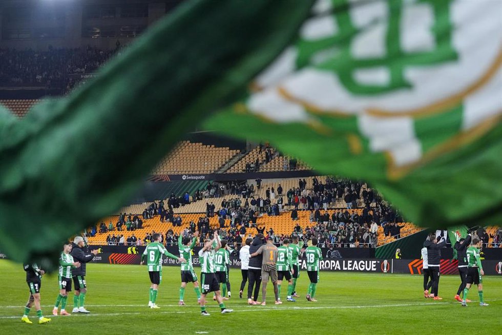 Imagen de archivo del encuentro entre el Real Betis y el FC Utrecht en el Estadio La Cartuja, con motivo de la UEFA Europa League. 