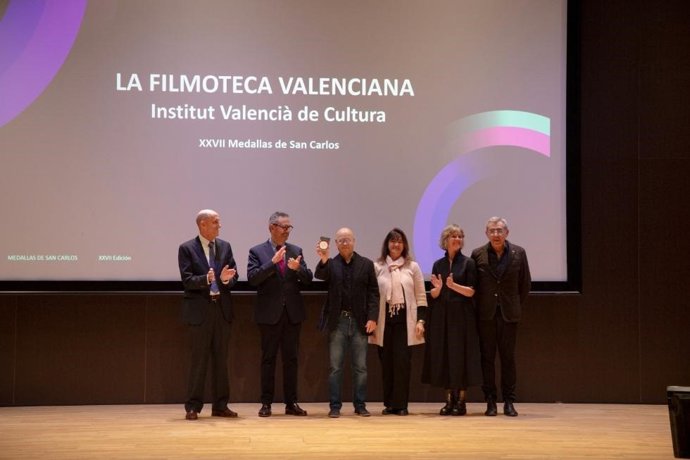 La Filmoteca Valenciana recibe la Medalla de San Carlos de la Facultad de Bellas Artes de la UPV