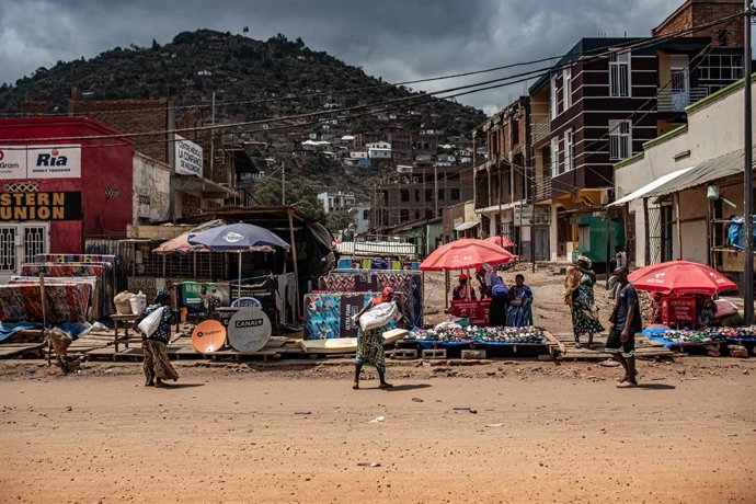UVIRA, Dec. 15, 2025  -- Photo taken on Dec. 15, 2025 shows a view in Uvira, a city in South Kivu Province in the eastern Democratic Republic of the Congo (DRC). In Uvira, a strategic city in eastern DRC, streets are being swept, shops are cautiously reop