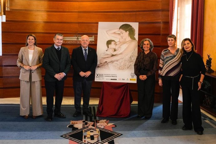 Acto de presentación, en el Parlamento andaluz, del XIII Congreso Español de Lactancia Materna que se celebrará en Sevilla en marzo de 2026.