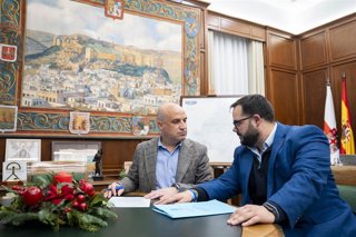 El presidente de la Diputación de Almería se reúne con el alcalde de Zurgena.