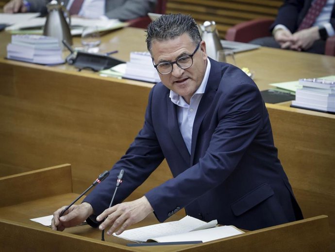 Archivo - El portavoz de Infraestructuras del GPP en Les Corts, Joserra González de Zárate, en imagen de archivo.