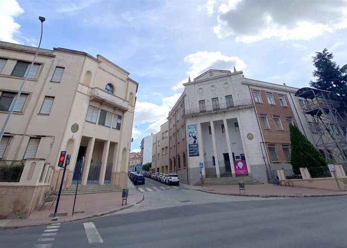 Archivo - Jaén.- La UJA licita una residencia de estudiantes en uno de los antiguos edificios de Peritos en Linares