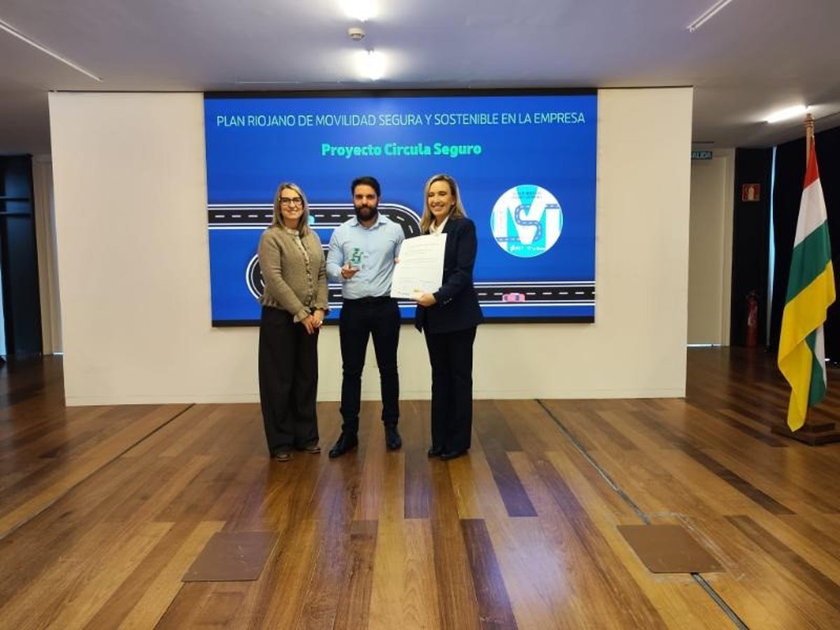 El Gobierno de La Rioja reconoce a Vinarchy Spain y a la Jefatura Provincial de Tráfico por sus planes de movilidad