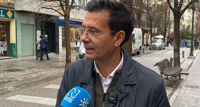 El portavoz del PSOE-A, Francisco Cuenca.