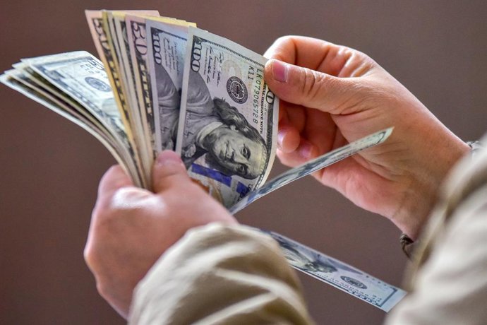 Dólares americanos na China (arquivo)