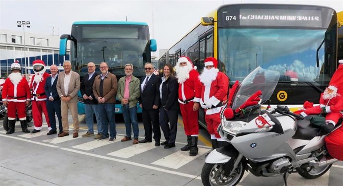 Guaguas Municipales y Global colaboran en la primera 'Papanoelada Motera' que llenará de color y solidaridad las calles de la ciudad