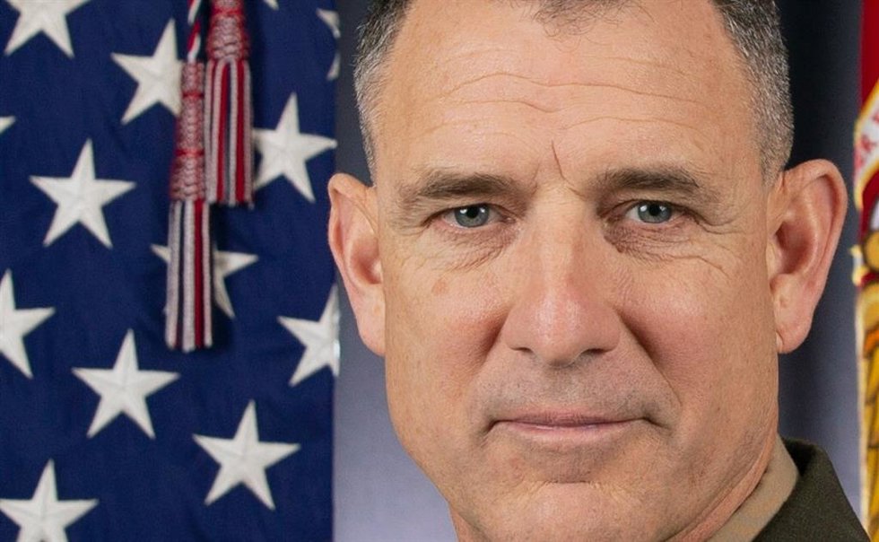 El general Francis Donovan