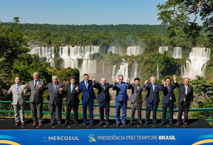 Líderes del Mercosur en la cumbre de Iguazú (Brasil) a 20 de diciembre de 2025