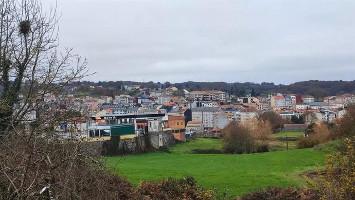 Panorámica de Chantada (Lugo), por donde discurre el río Asma.